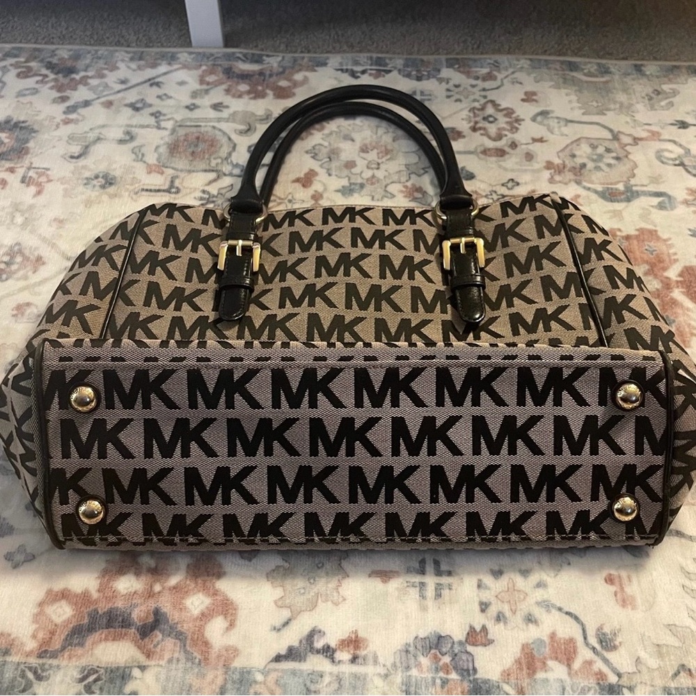 Michael Kors Black and Tan Logo Tote Bag - Picture 2 of 11